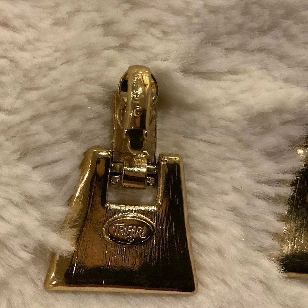 Trifari vintage Art Deco design clip on earrings, 1980’s era - Picture 8 of 12